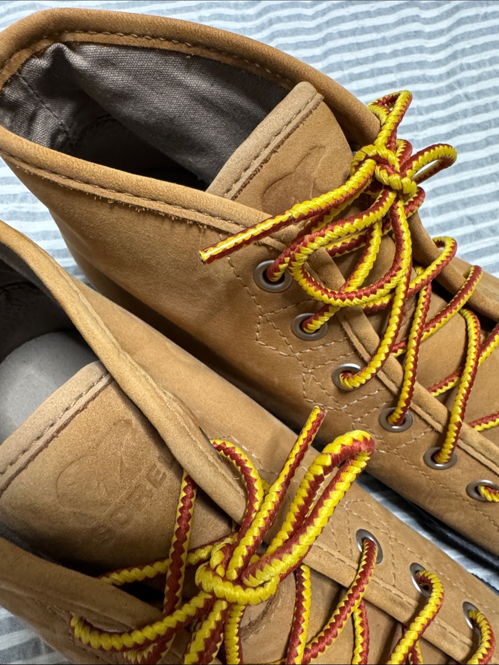 Sorel Men's Tan Leather High-Top Sneakers with Yellow-Brown Laces - Picture 3 of 12